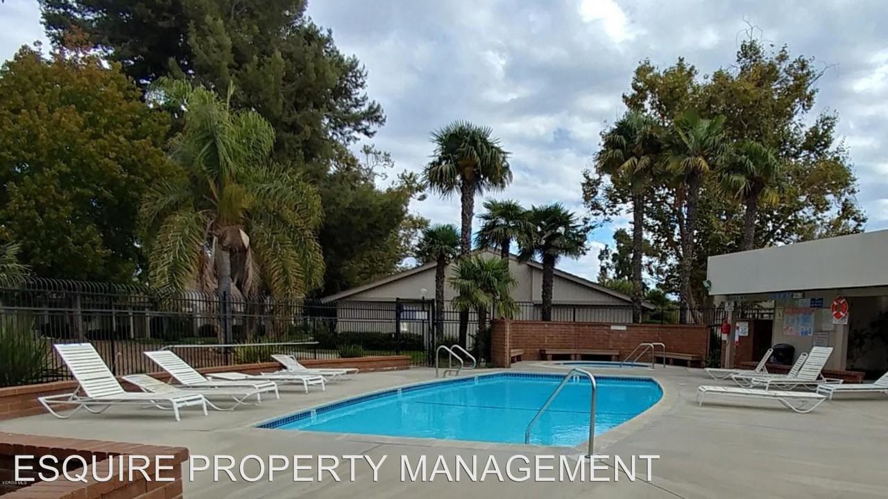 640 Holly Ave - Photo 2 of 3