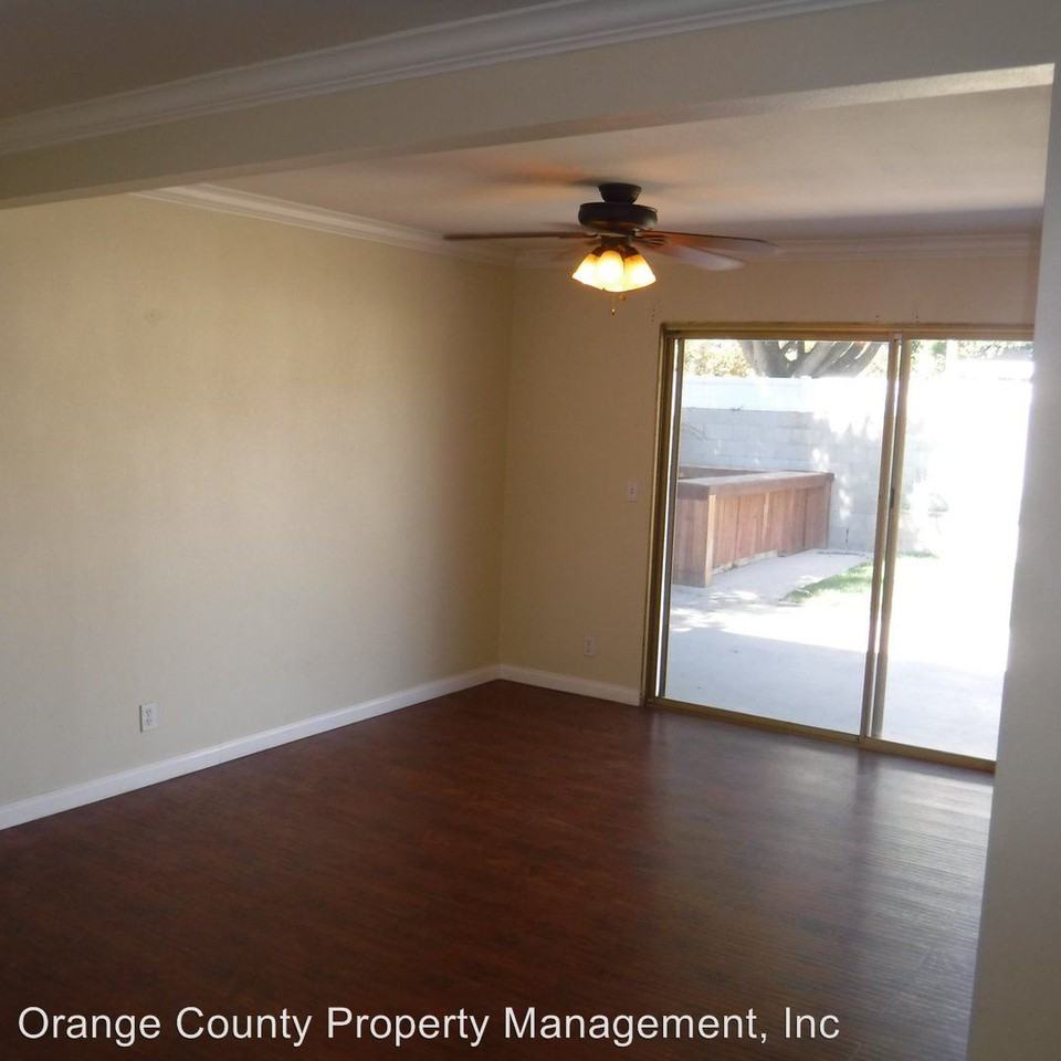 701 E 20th St - Photo 3 of 14