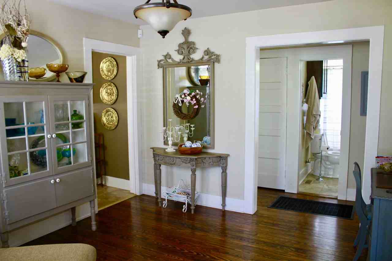 305 S Milton St - Photo 3 of 14