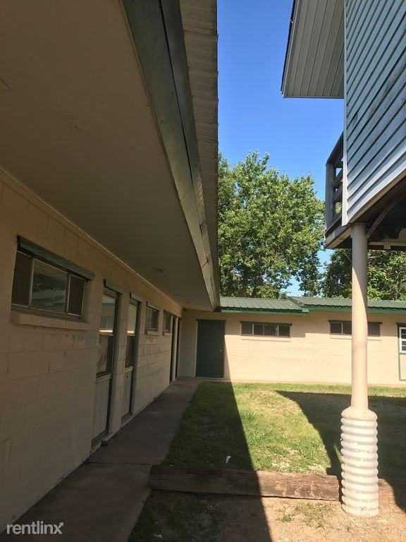 301 East Main Street - Photo 3 of 8