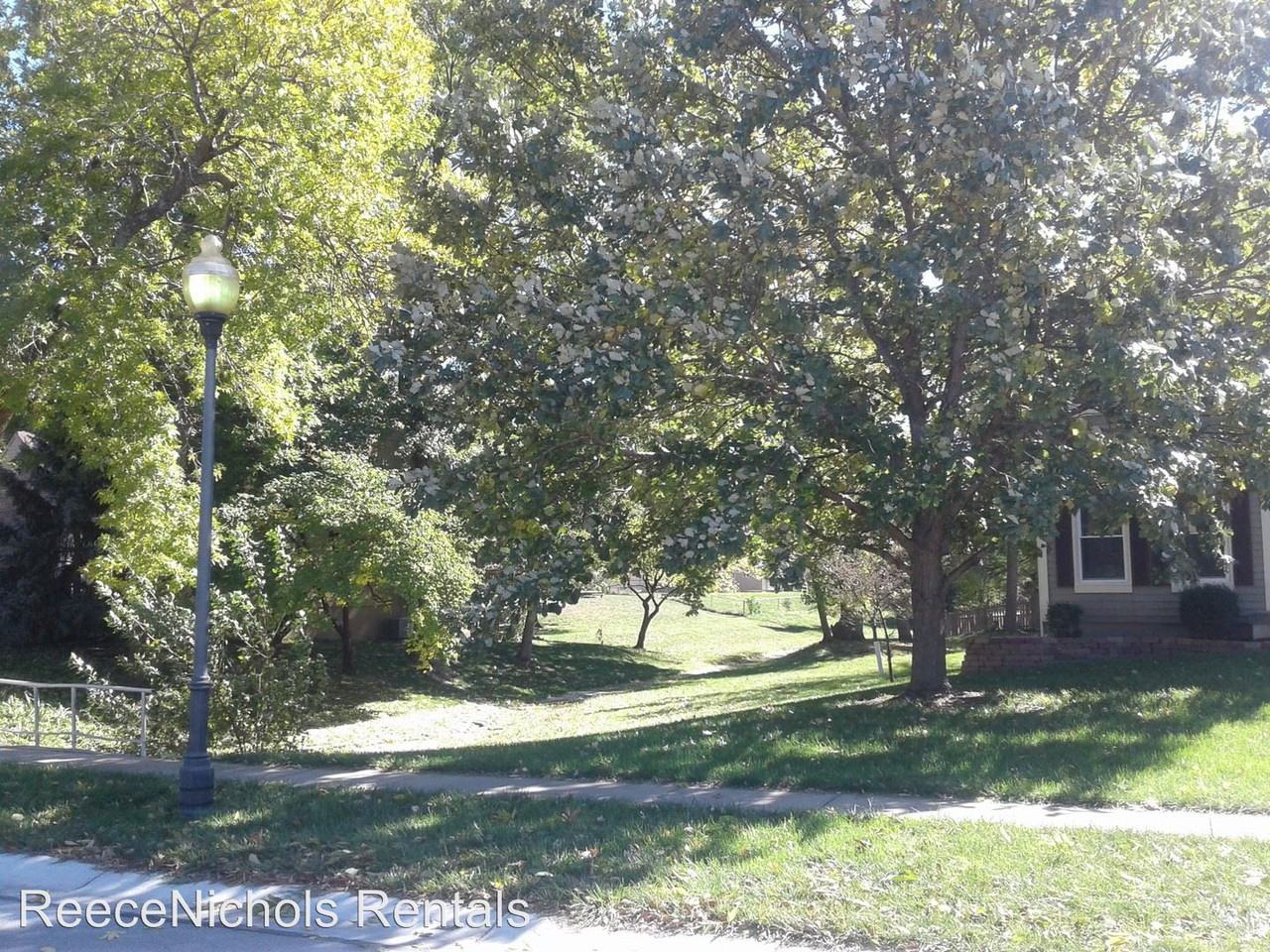 117 E Westhoff Pl - Photo 3 of 20