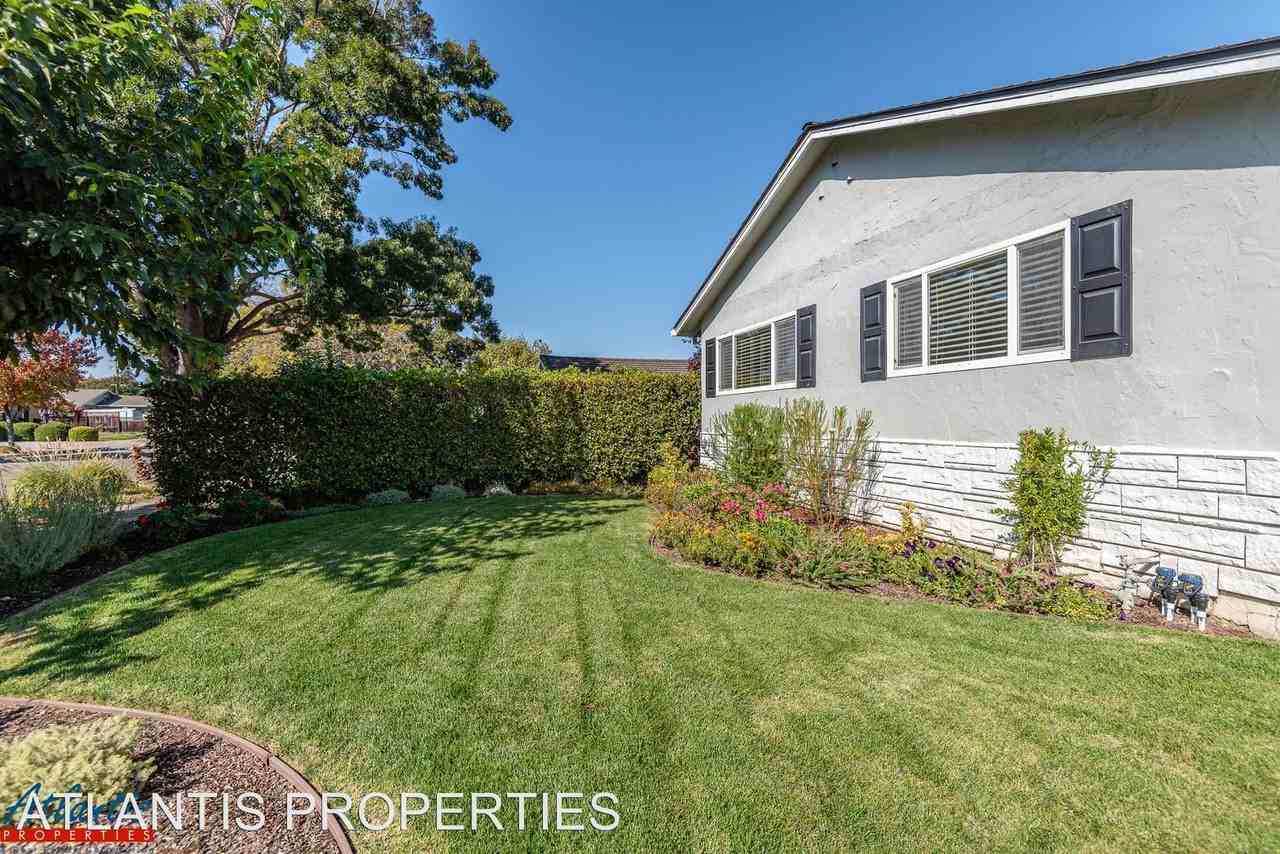901 Kingfisher Dr - Photo 3 of 13