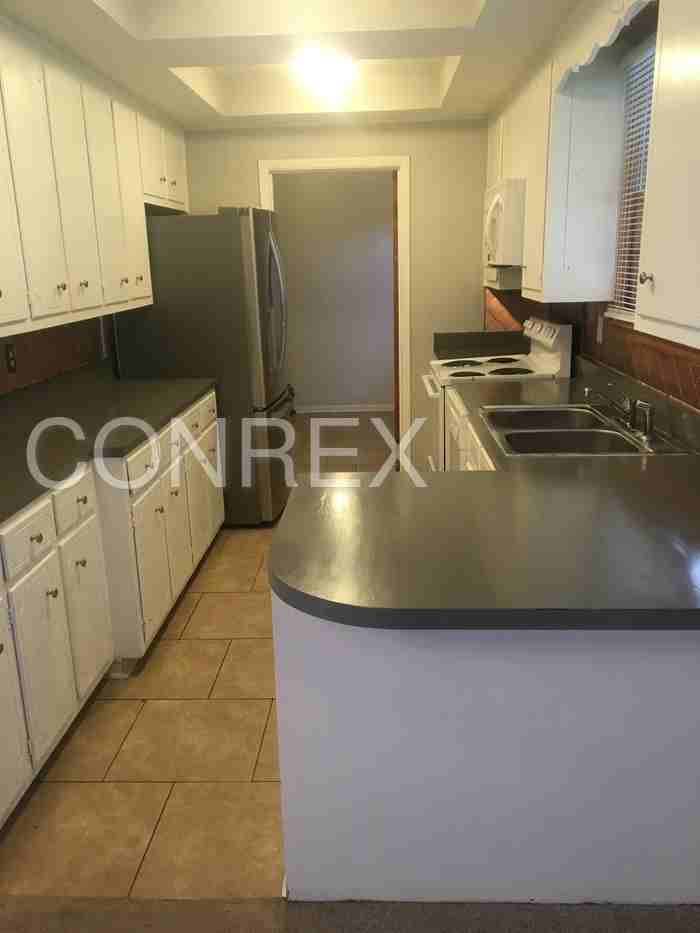 3303 Ridgefield Dr - Photo 3 of 7