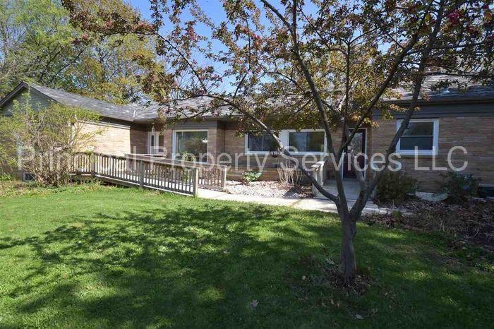 2734 University Ave - Photo 2 of 31