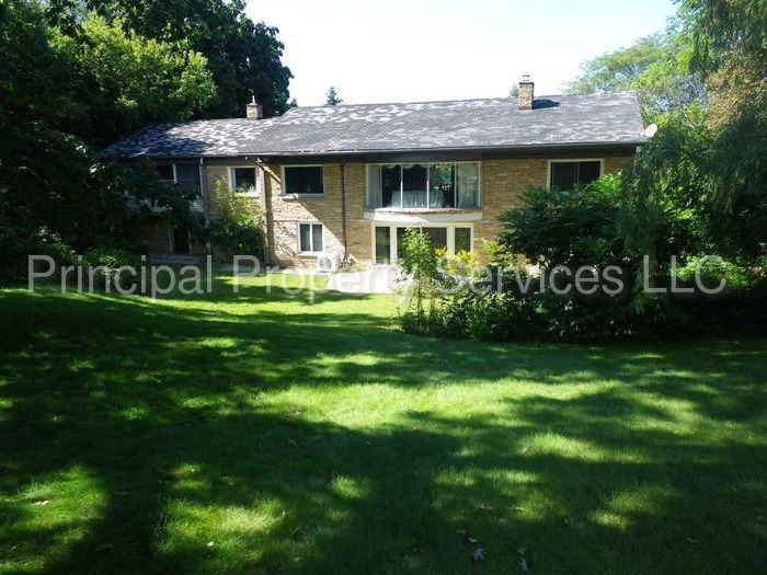 2734 University Ave - Photo 3 of 31