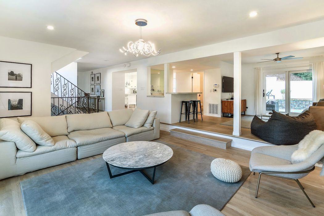 9809 Beeson Dr - Photo 3 of 33