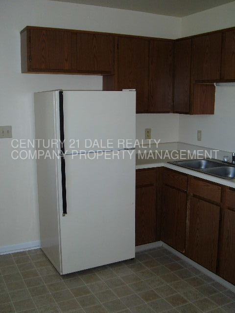 1867 Pineview Dr - Photo 2 of 5