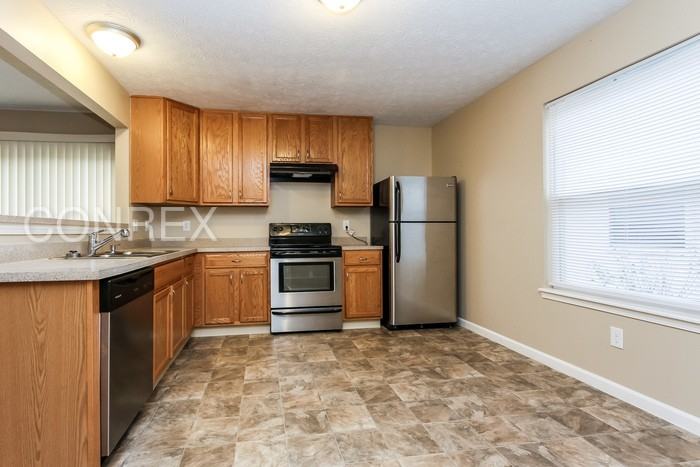 5654 Congressional Pl - Photo 3 of 8