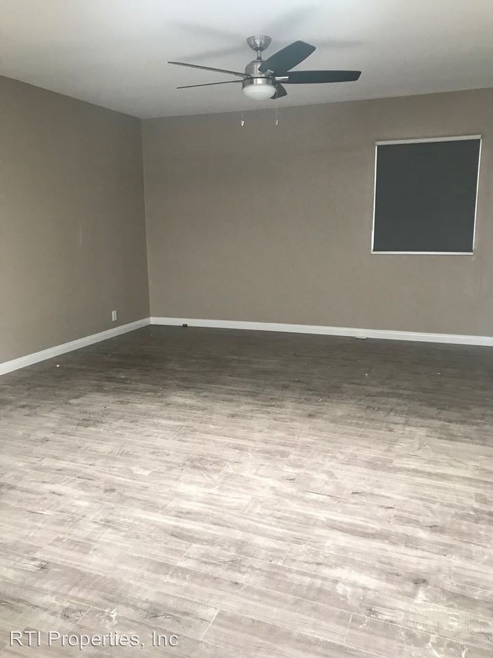 115 & 119 S. Broadway - Photo 2 of 11