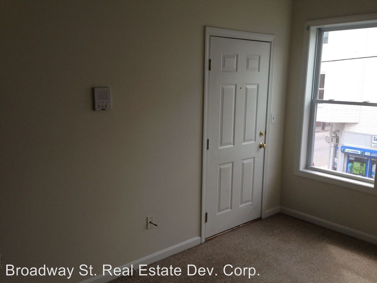 258 School St - Photo 3 of 7