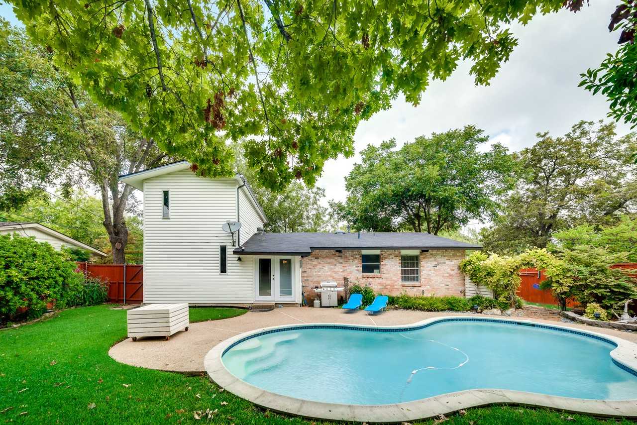 403 Salem Drive - Photo 3 of 16