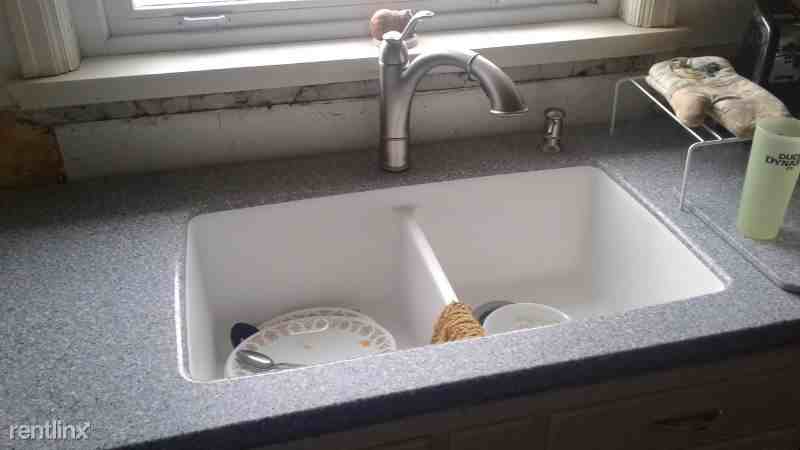 103 N Stevens St - Photo 2 of 7