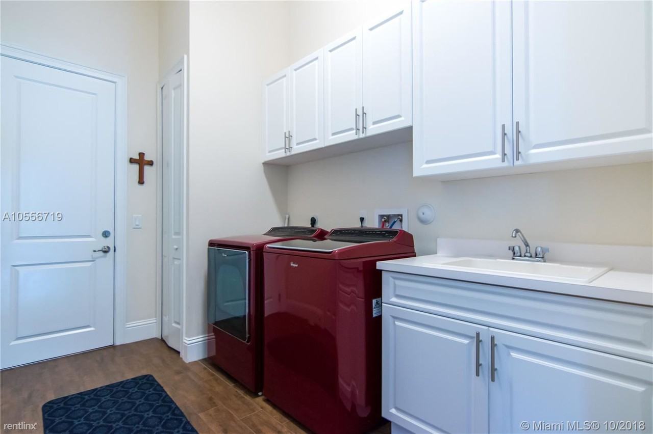 10501 N Camelot Cir #0 - Photo 3 of 10