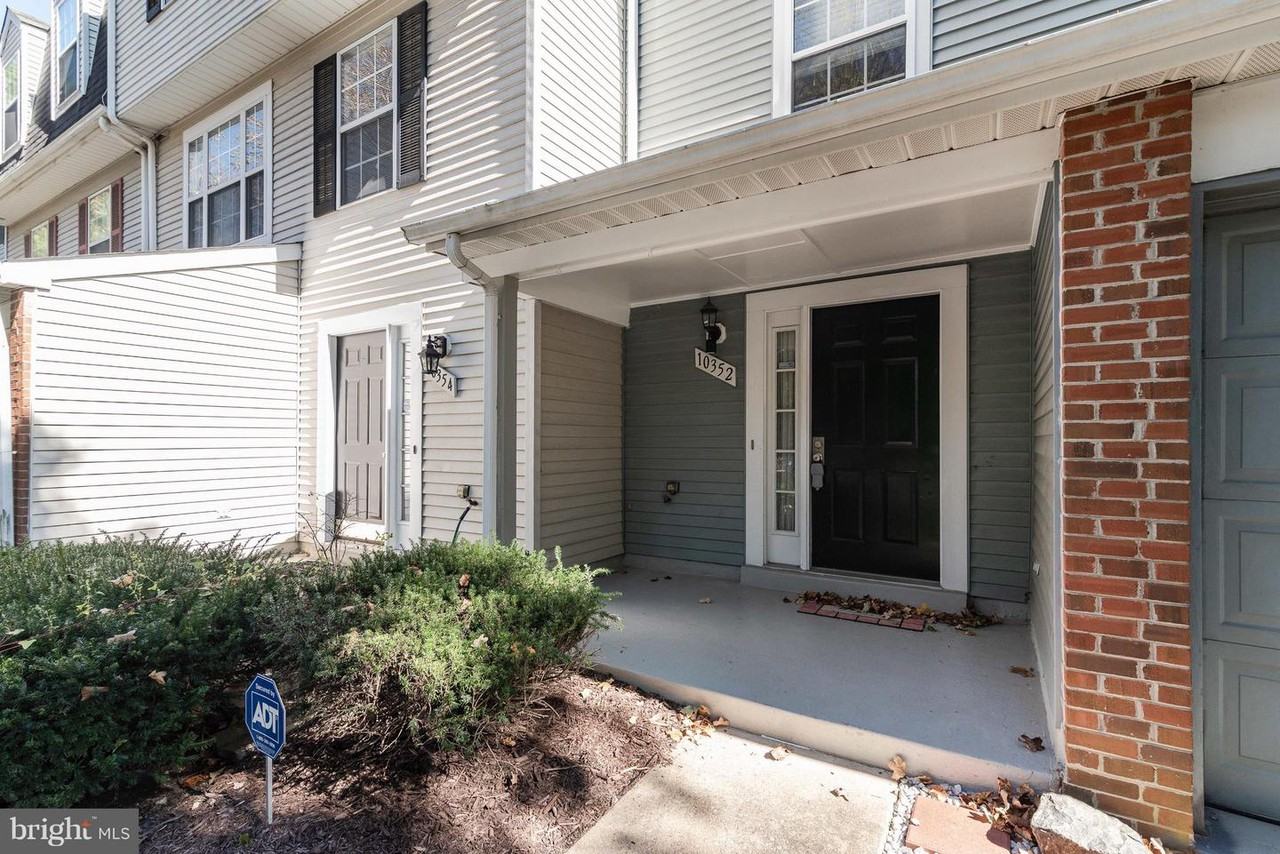 10352 College Square - Photo 2 of 40