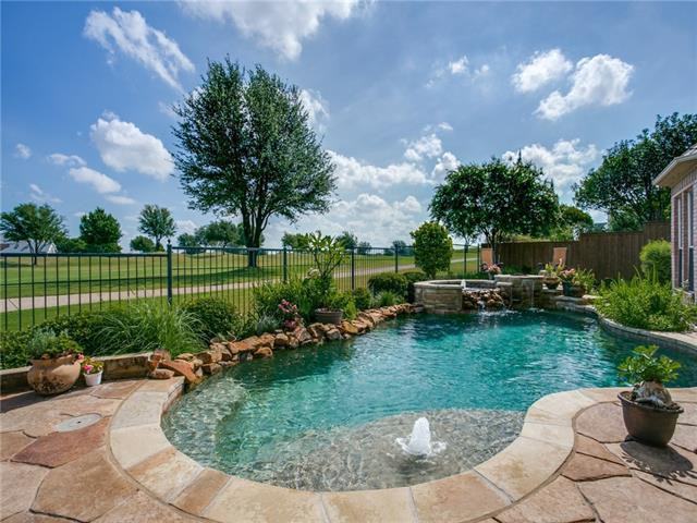 6609 Myrtle Beach Dr - Photo 3 of 33