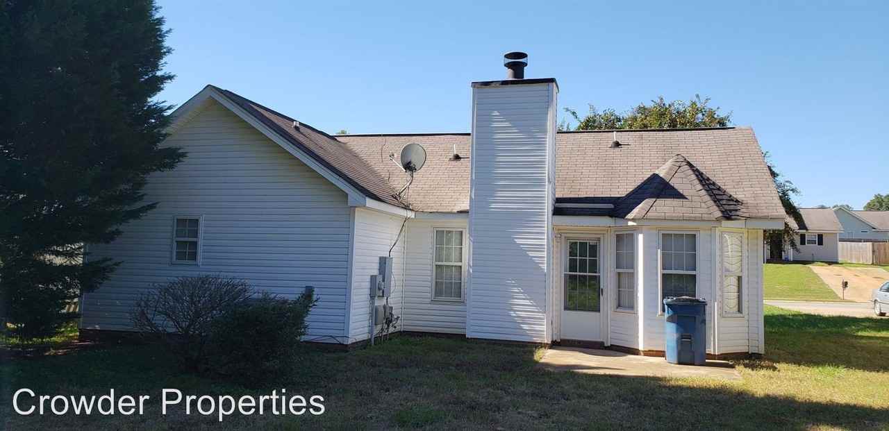 5118 June Furr Rd - Photo 2 of 9