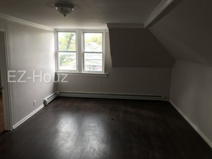 17 Andrews Ave - Photo 3 of 8