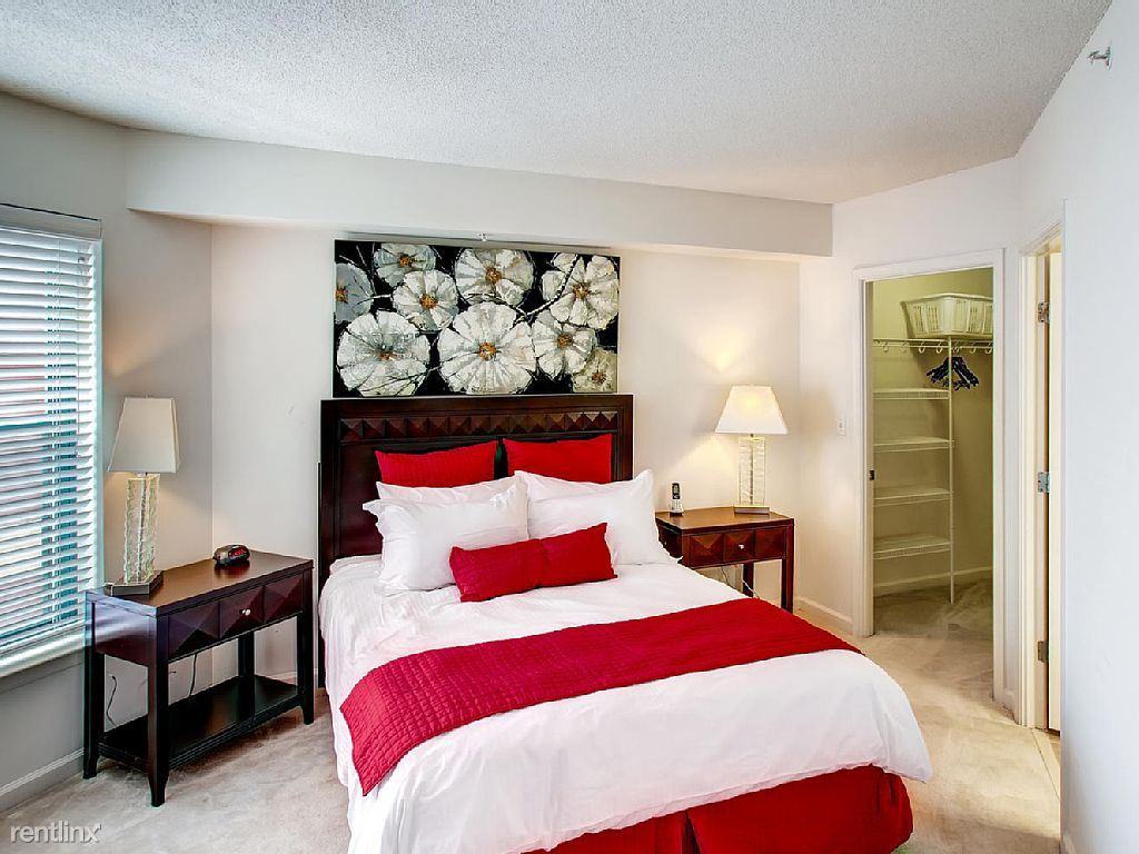 4626 17th St - Photo 2 of 5