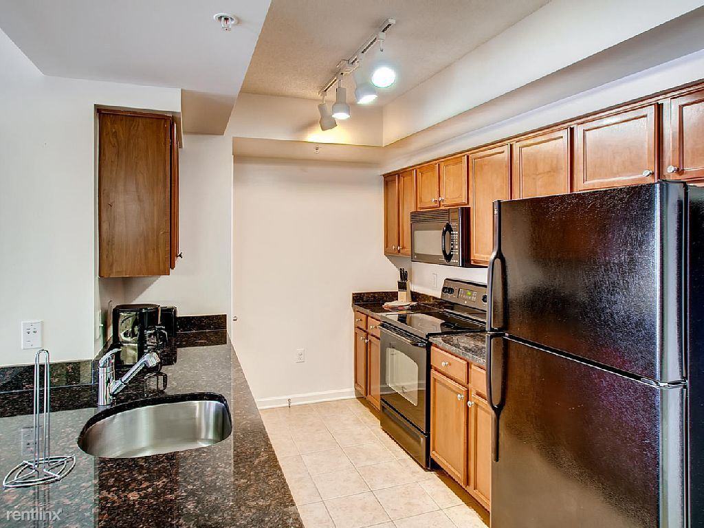 4626 17th St - Photo 3 of 5