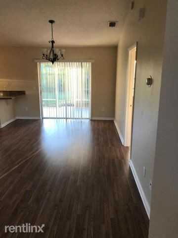 1810 SE Pinewood Trail - Photo 3 of 7