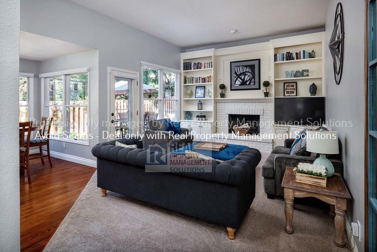 5830 Sunbrook Dr - Photo 3 of 31