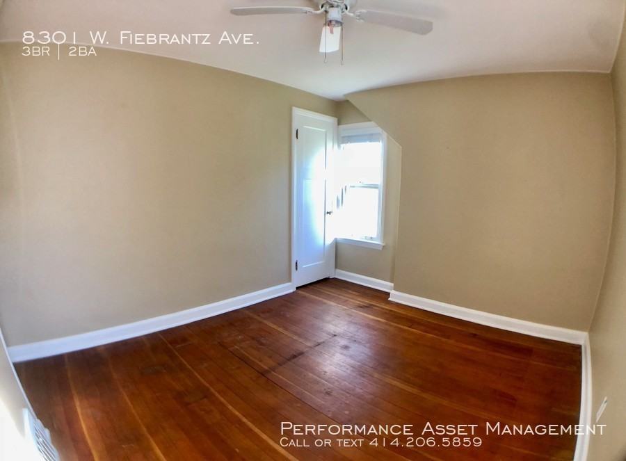 8301 W Fiebrantz Ave - Photo 3 of 15