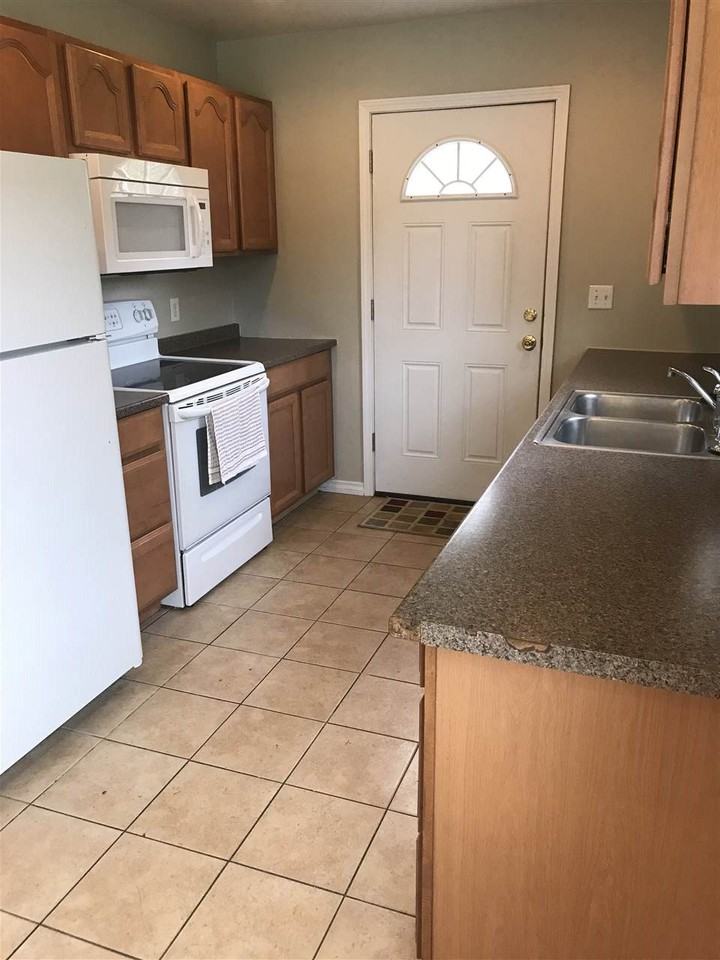 15 Eleanor Ave - Photo 3 of 17