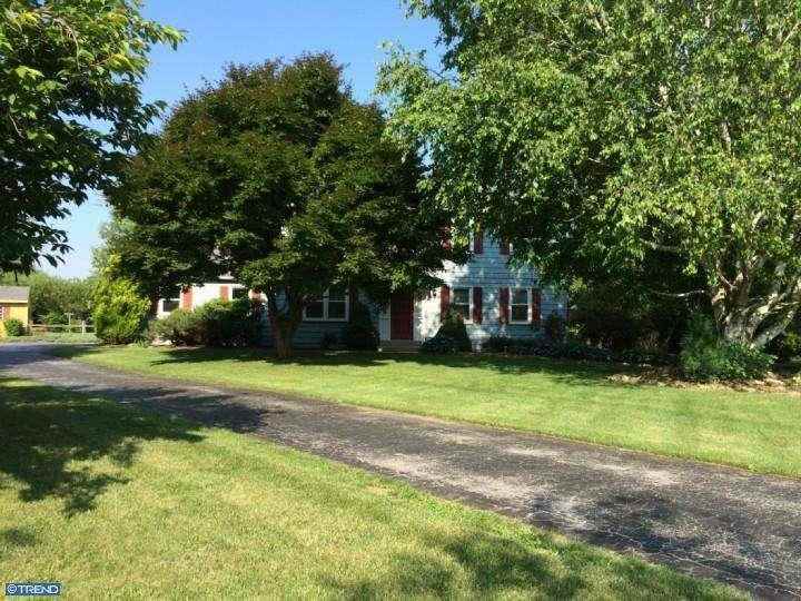 112 Stephen Dr - Photo 2 of 10