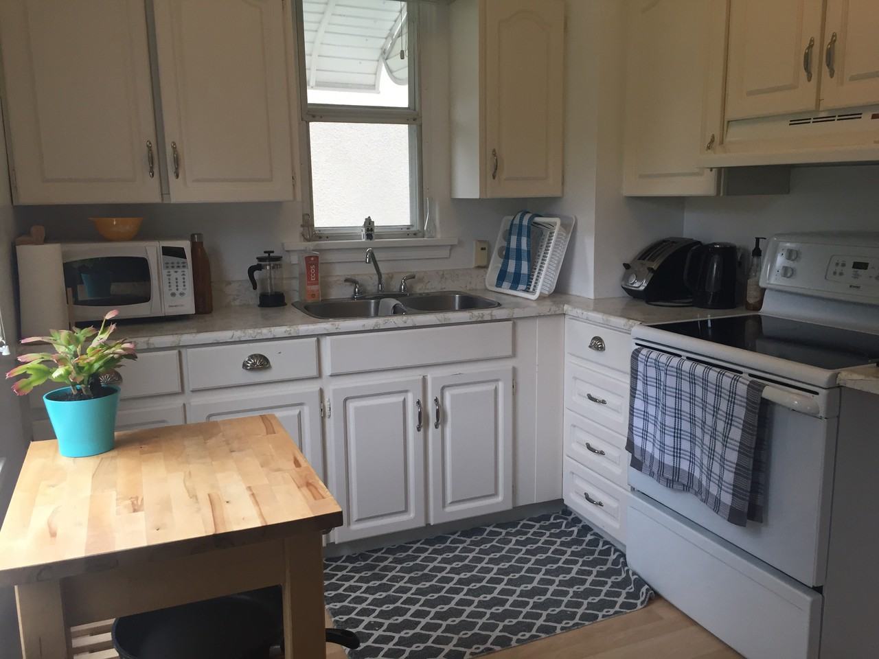 10876 73 St NW - Photo 3 of 16