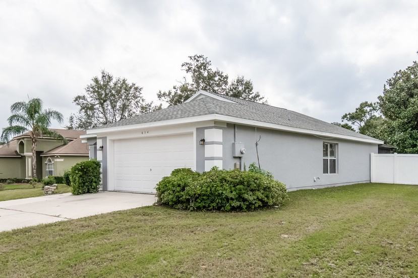 654 Cherry Bark Dr N - Photo 2 of 25