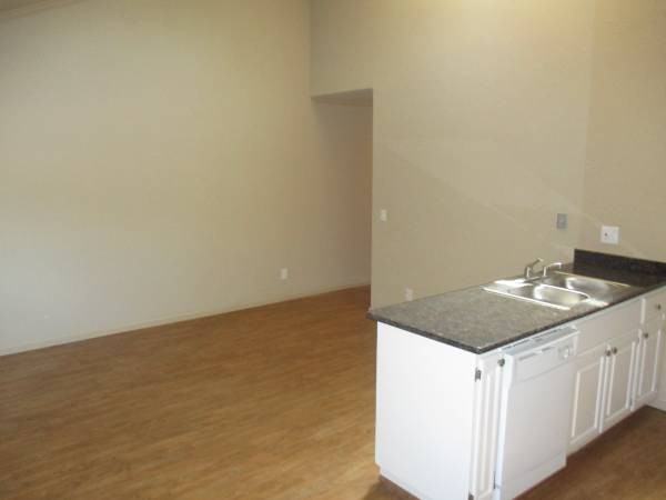 SORRENTO - Photo 4 of 6