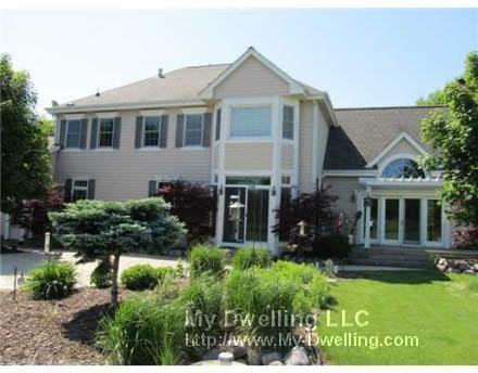 1304 Marina Dr - Photo 3 of 24