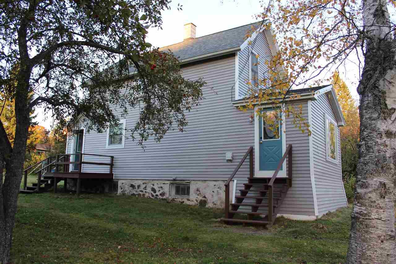 385 Delaware St - Photo 2 of 39