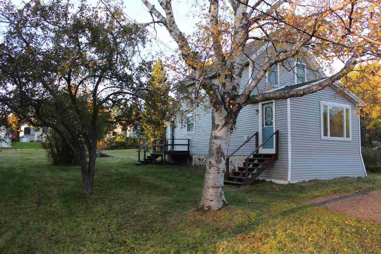 385 Delaware St - Photo 3 of 39