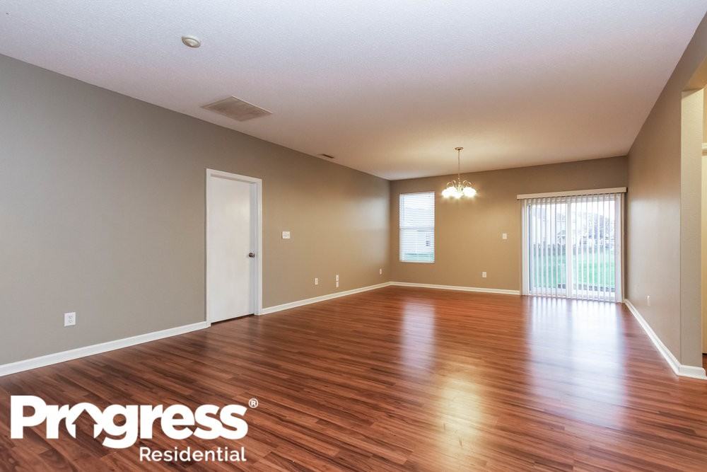 12482 Old Pond Rd - Photo 2 of 15