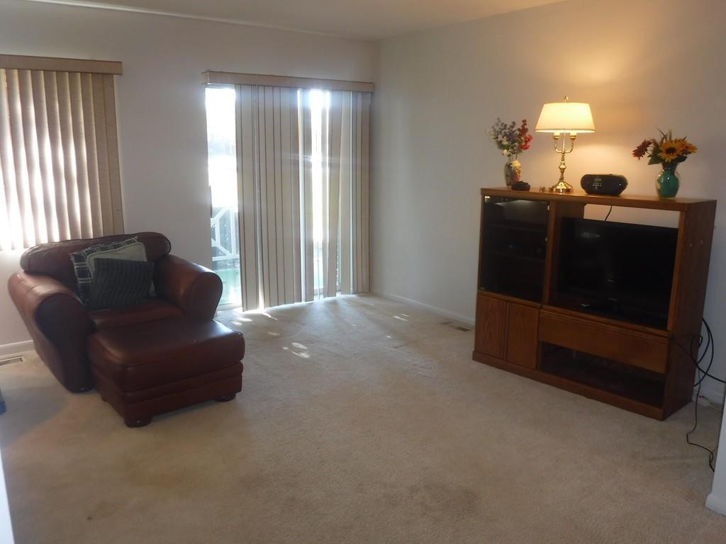 5 Bayberry Dr - Photo 3 of 16