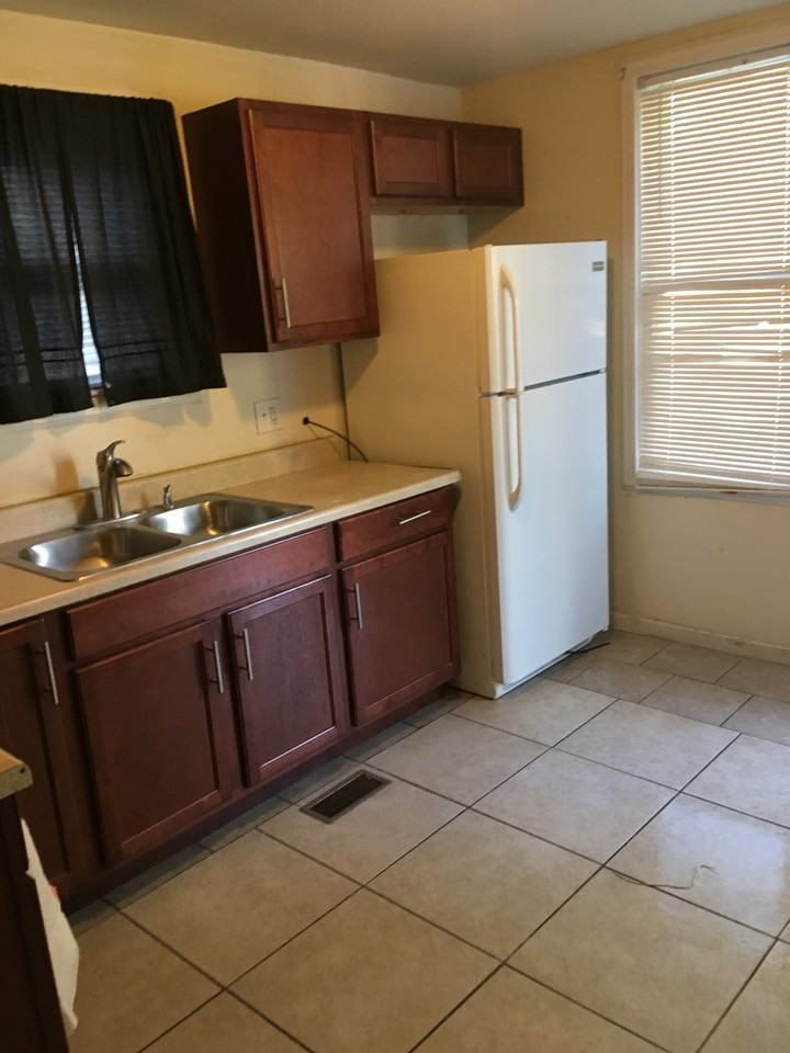 554 Douglas Avenue - Photo 2 of 11