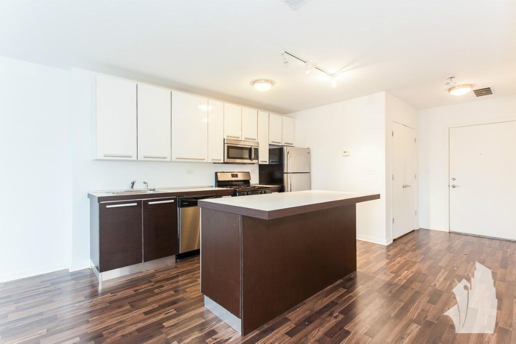 1544 West Glenlake Avenue #3d - Photo 2 of 12