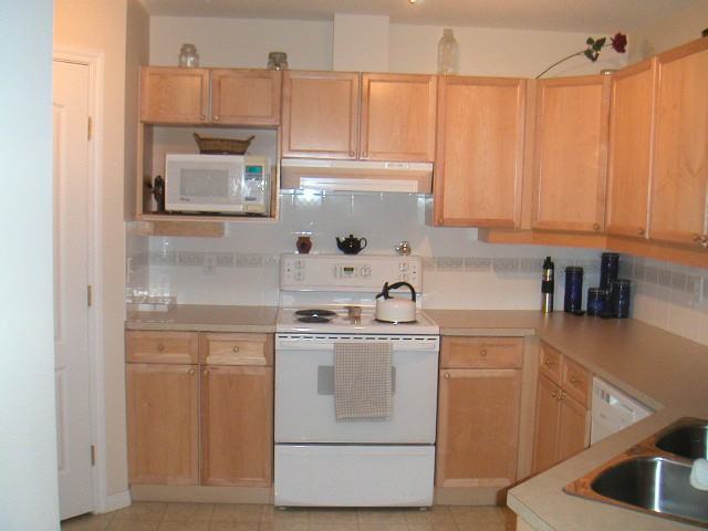 4507 45 Street Southwest - Photo 2 of 7