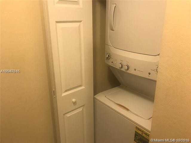 9242 SW 171st Ct - Photo 3 of 7