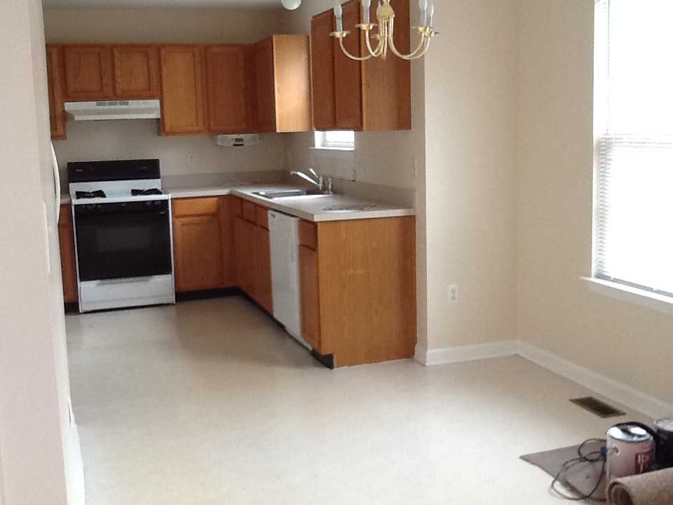 69 Yellowwood Ct - Photo 3 of 12