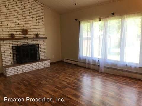 2305 9th St S #1 - Photo 3 of 16