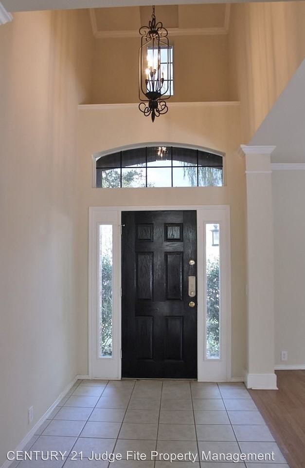 2824 Gulf Breeze Ct - Photo 2 of 10