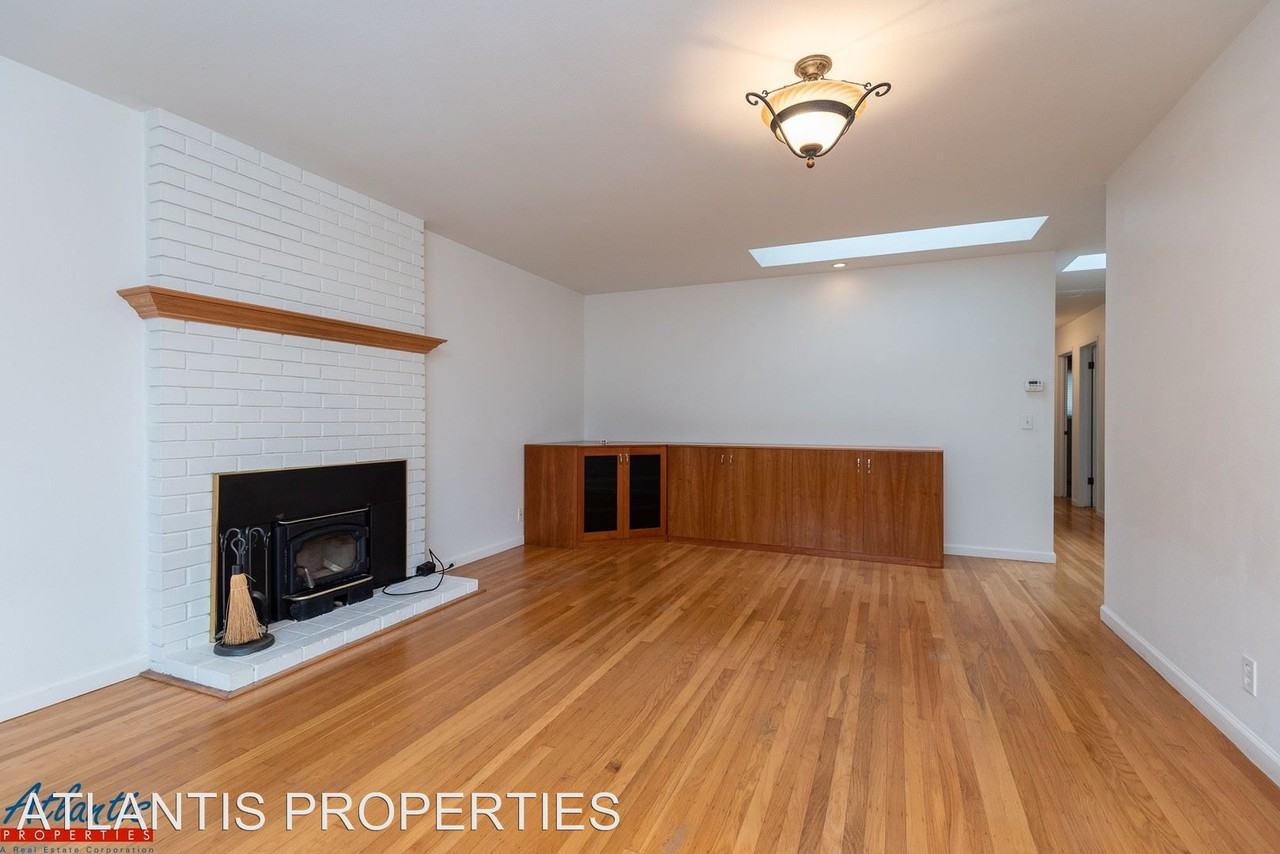 138 Wesley St - Photo 3 of 14