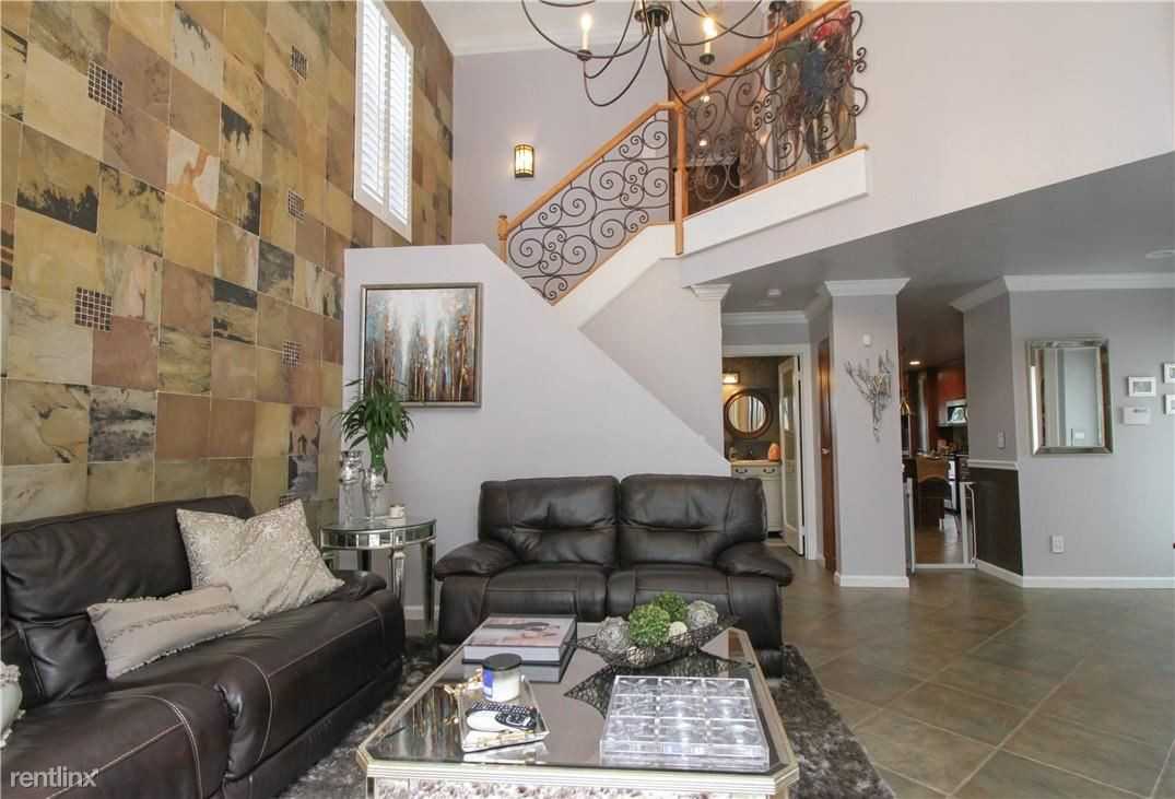 874 Garnet Cir - Photo 2 of 6