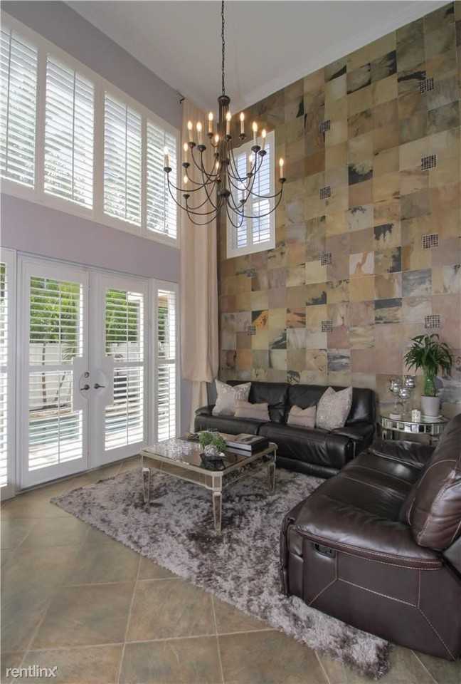 874 Garnet Cir - Photo 3 of 6