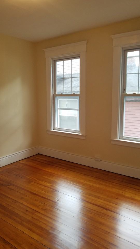 652 George Street - Photo 5 of 15