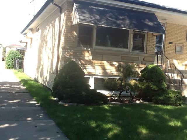 11158 S Troy St - Photo 2 of 43