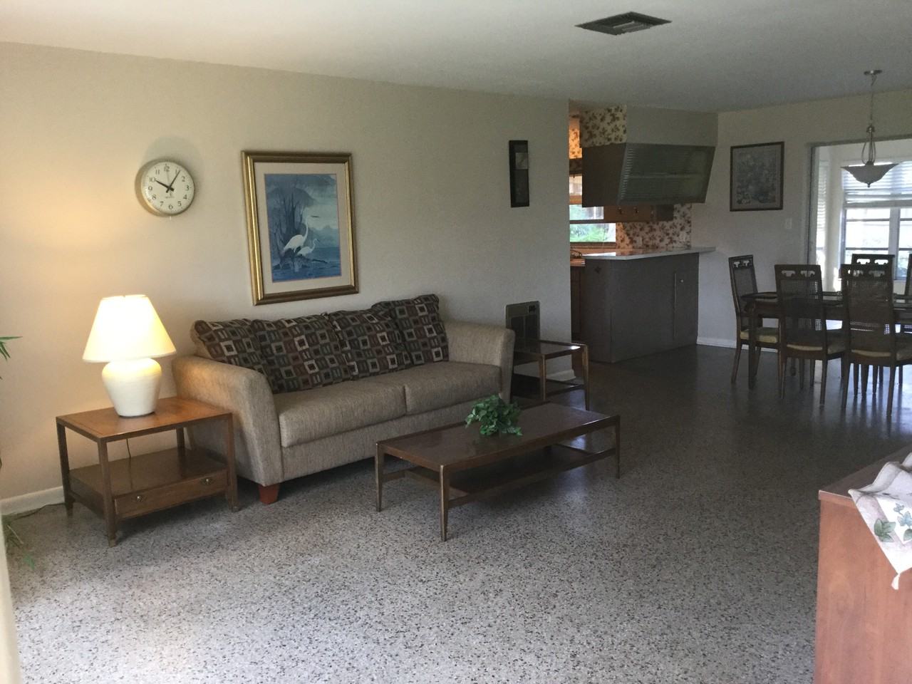 1521 W Park Ln - Photo 2 of 11