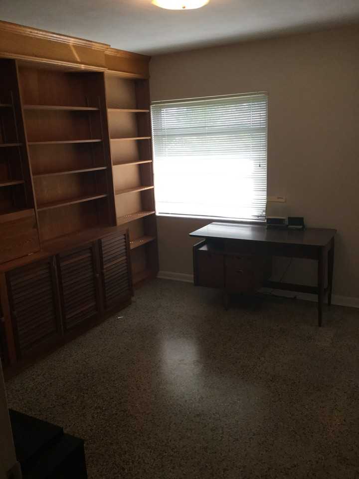 1521 W Park Ln - Photo 3 of 11